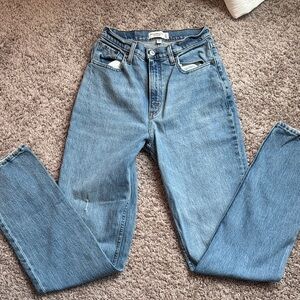 Abercrombie 90s Straight - ultra high rise